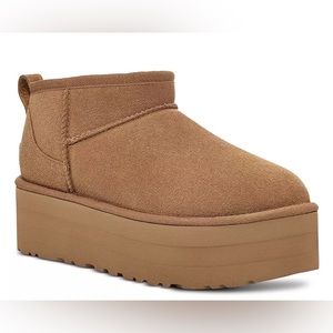*NEW IN BOX*  Women’s Classic Ultra Mini Platform Boots - Chestnut- size 8